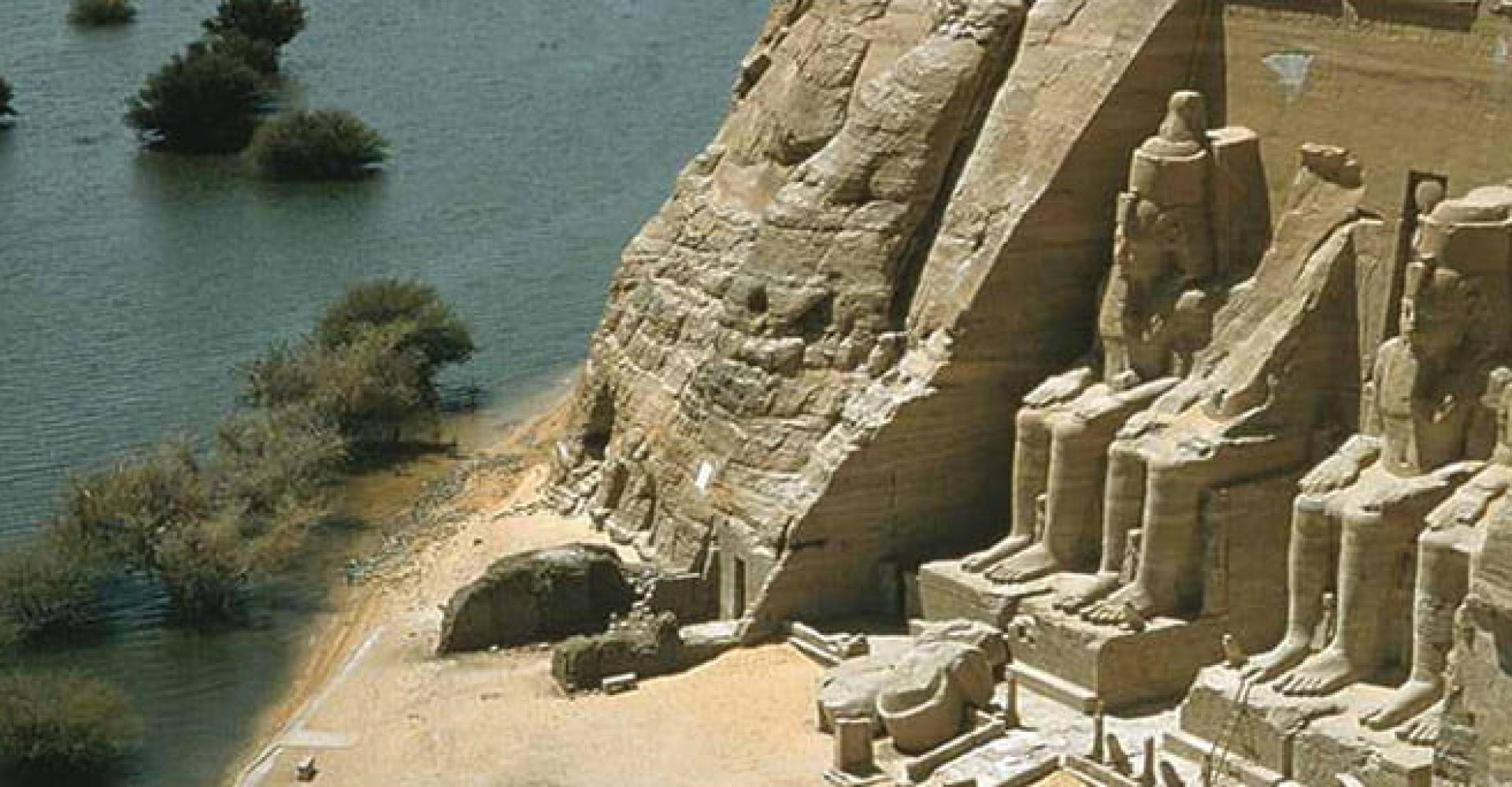 Abu Simbel Excursion By Bus 4
