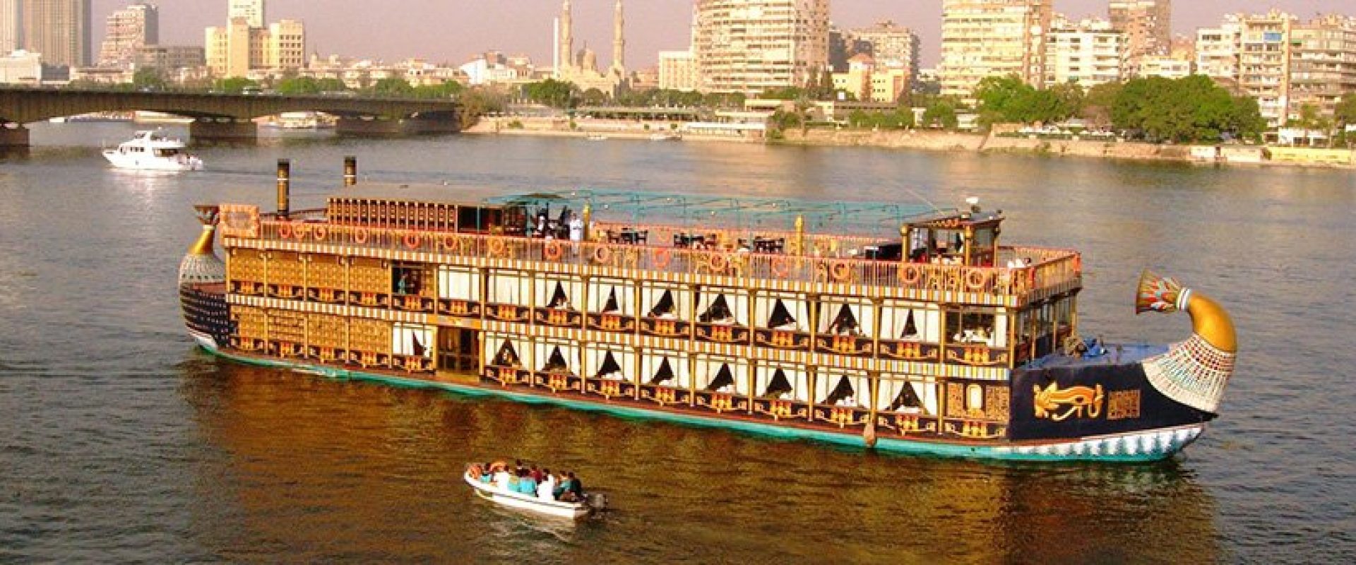 Dinner Cruise With Show 1