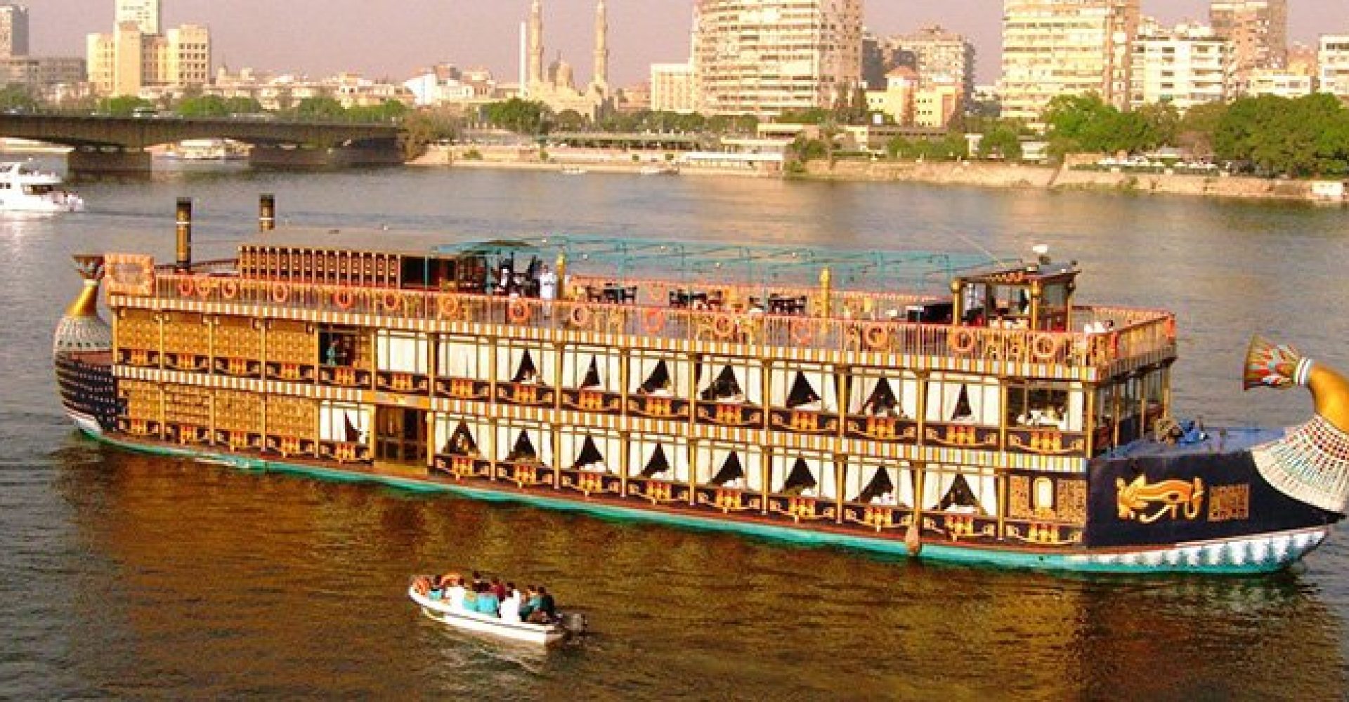 Dinner Cruise With Show 1