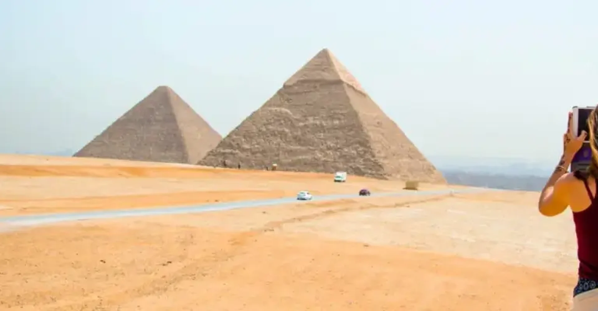 page-header-picture-pyramids-panorama